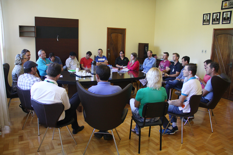 Conselho de Agricultura realiza reunião com o Executivo Municipal